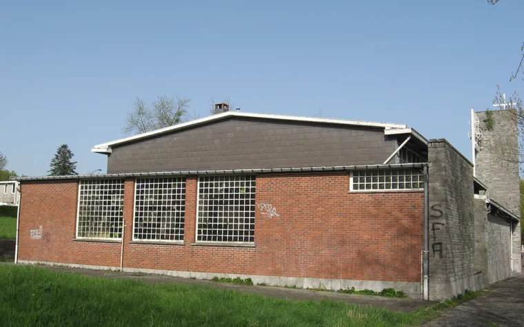 Église moderniste Notre-Dame de Bon Secours dans le quartier des Trixhes à Flémalle
